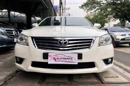 Second hand 2010 Toyota Camry 2.4 V AT 