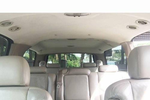 Old 2006 Chevrolet Suburban 4X2 LT