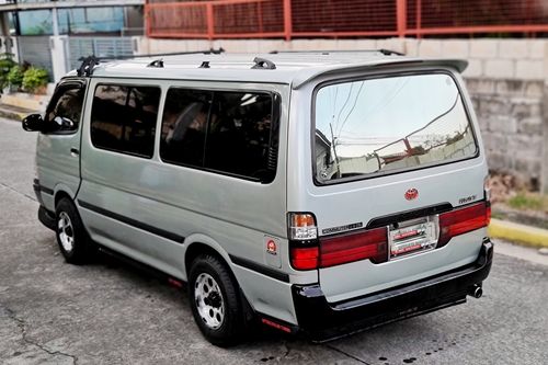 Old 2003 Toyota Hiace 2.5L Commuter MT