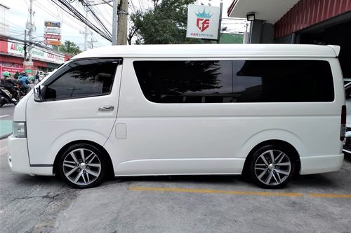 2nd Hand 2017 Toyota Hiace 3.0 GL Grandia MT