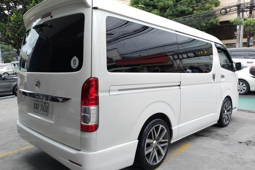 Second hand 2017 Toyota Hiace 3.0 GL Grandia MT 