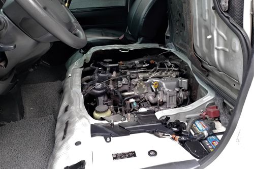 Used 2017 Toyota Hiace 3.0 GL Grandia MT