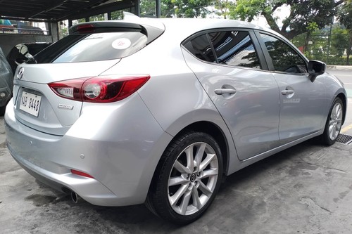Second hand 2017 Mazda 3 Hatchback 2.0L Sport 