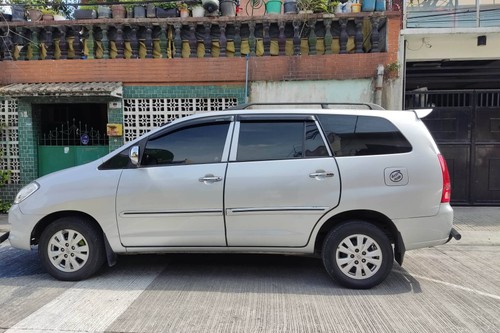 Second hand 2006 Toyota Innova 2.5L J MT 