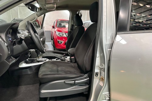 Used 2019 Nissan NP300 Navara 2.5L 4x2 EL 7AT Calibre