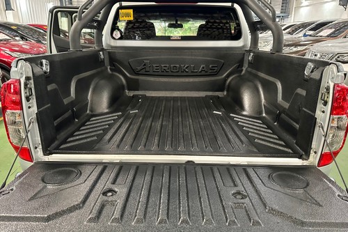 Used 2019 Nissan NP300 Navara 2.5L 4x2 EL 7AT Calibre