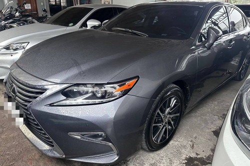 Second hand 2016 Lexus ES 350 Premier 