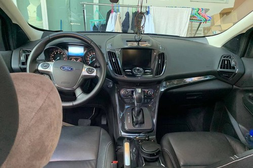 Second hand 2015 Ford Escape 2.0L Titanium AT 