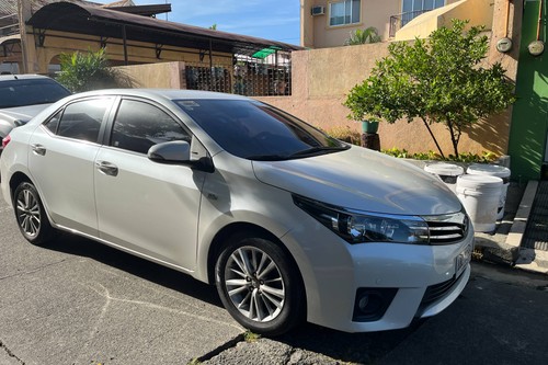 Second hand 2014 Toyota Corolla Altis 1.6 V CVT 