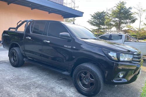 Old 2017 Toyota Hilux 2.4 E DSL 4x2 M/T