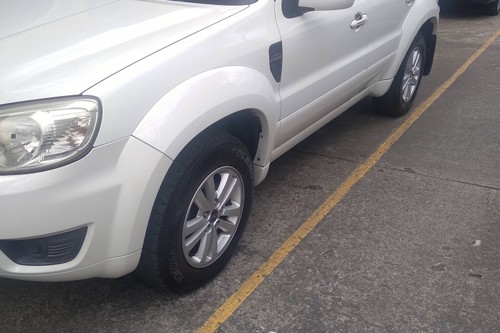 Second hand 2010 Ford Escape 2.0L XLS AT 