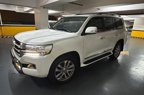Second hand 2018 Toyota Land Cruiser 200 4.5L DSL AT 