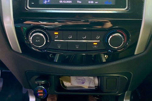 Second hand 2020 Nissan Navara 2.5L 4x2 EL 6MT Calibre 