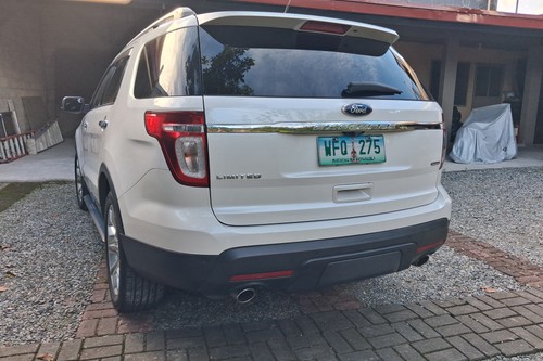 Old 2013 Ford Explorer 3.5L Sport AT