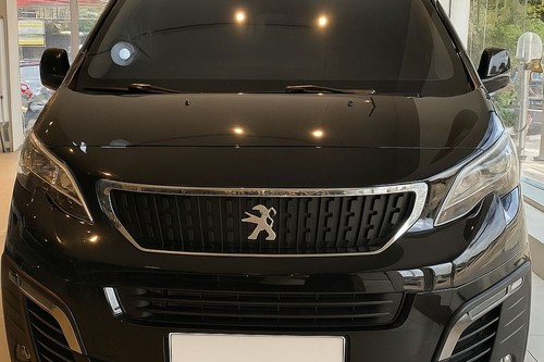 2025 Peugeot Traveller Premium