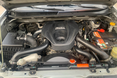 Used 2017 Isuzu mu-X LS-M MT