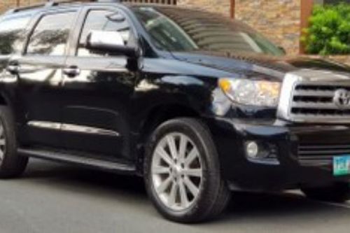 Second hand 2010 Toyota Sequoia 5.7L AT 