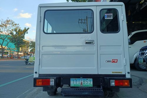 Used 2011 Mitsubishi L300 2.5L FB Deluxe MT