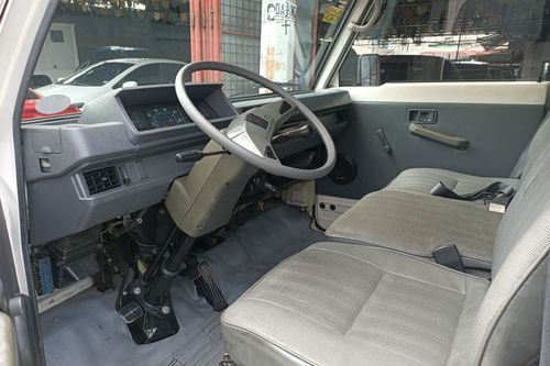 Used 2011 Mitsubishi L300 2.5L FB Deluxe MT