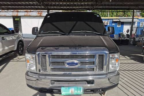 Second hand 2013 Ford E-150 4.6L Chateau AT 