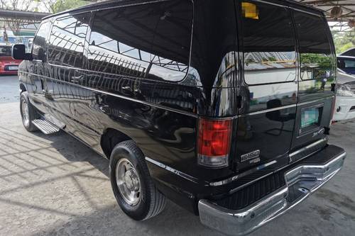 Old 2013 Ford E-150 4.6L Chateau AT