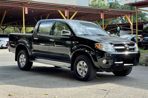 Second hand 2005 Toyota Hilux 2.7 G AT 