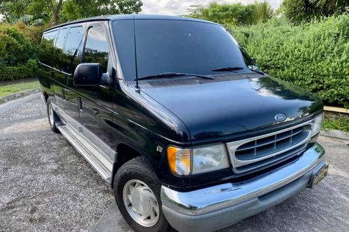 Second hand 2000 Ford E-150 4.6L Club Wagon AT 