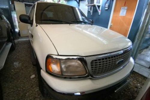 Second hand 2000 Ford Expedition 3.5L Limited AT 