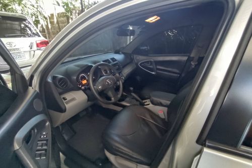 Second hand 2012 Toyota RAV 4 2.5L Active AT 
