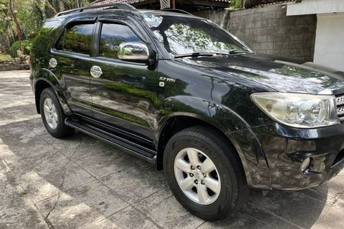 Second hand 2010 Toyota Fortuner 2.7 G AT 