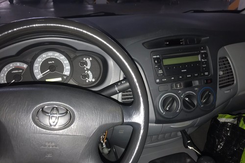 Old 2012 Toyota Innova 2.8 J Diesel MT