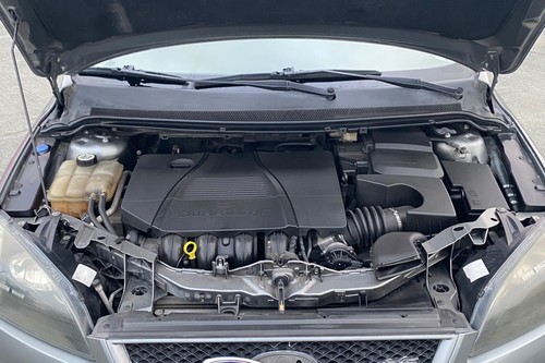 Second hand 2005 Ford Focus Hatchback 2.0L Sport Gasoline AT 