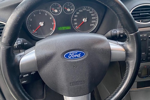 Used 2005 Ford Focus Hatchback 2.0L Sport Gasoline AT