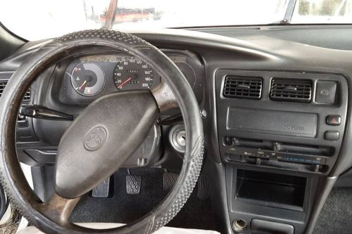 Old 1997 Toyota Corolla 1.3L XL MT