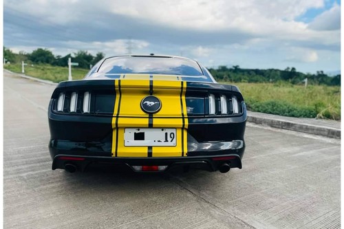 Old 2017 Ford Mustang 2.3L Ecoboost