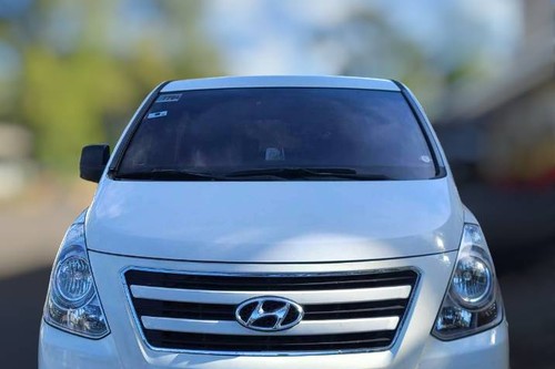 Second hand 2016 Hyundai Grand Starex 2.5 GL 5M/T (Dsl) 