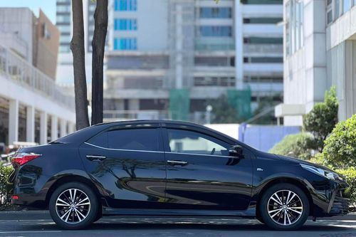 Second hand 2017 Toyota Corolla Altis 1.6 V CVT 