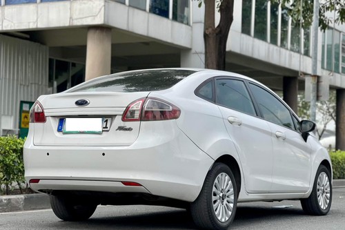 Old 2011 Ford Fiesta Hatchback 1.6L Trend AT