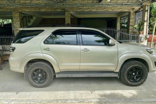 Old 2015 Toyota Fortuner 2.4 G Diesel 4x2 AT