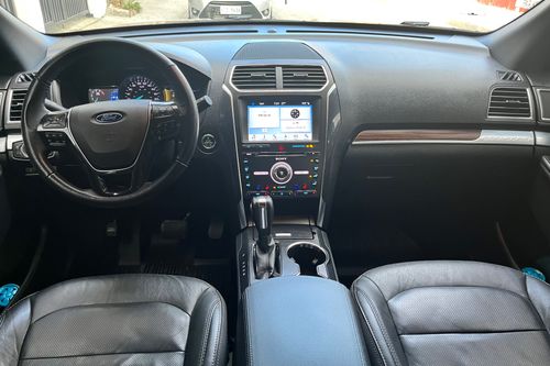 Old 2018 Ford Explorer 2.3L Limited AT