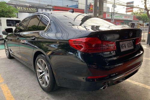 Old 2019 BMW 5 Series Sedan 520i