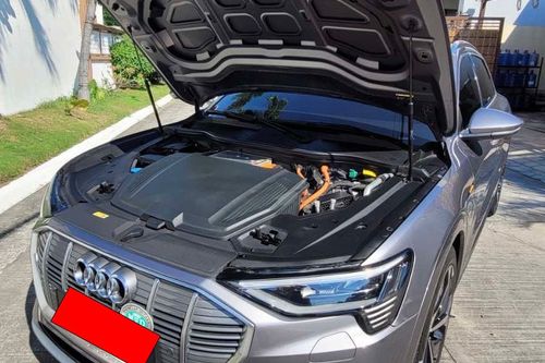 Old 2022 Audi e-tron Electric