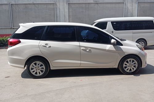 Second hand 2016 Honda Mobilio 1.5 V CVT 