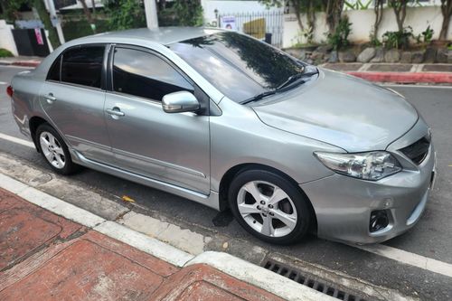 Second hand 2011 Toyota Corolla Altis 2.0 V AT 