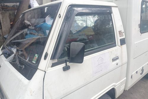 2nd Hand 2016 Mitsubishi L300 FB Body Dual AirCon