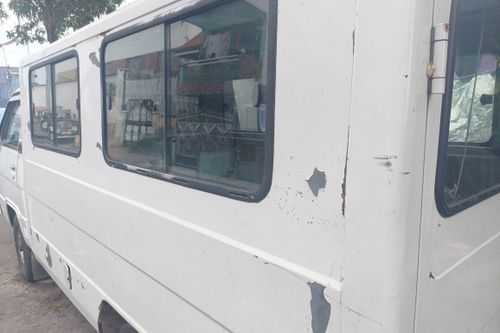 Old 2016 Mitsubishi L300 FB Body Dual AirCon