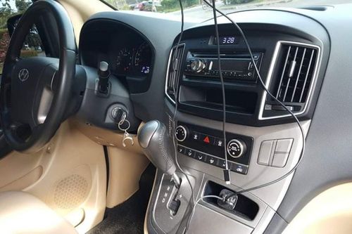 Second hand 2019 Hyundai Grand Starex 2.5 CRDi GLS 5AT (Dsl-Swivel) 10 Seater 