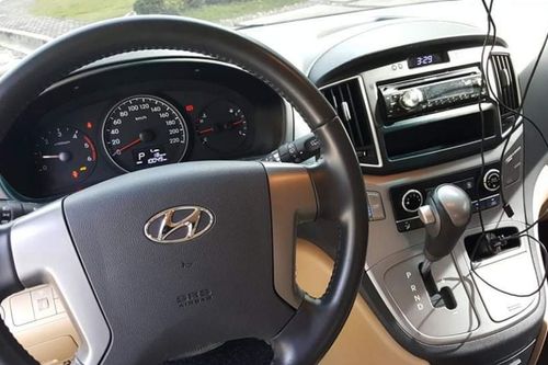 Used 2019 Hyundai Grand Starex 2.5 CRDi GLS 5AT (Dsl-Swivel) 10 Seater