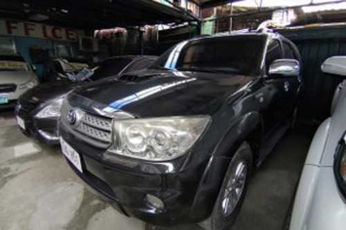 Second hand 2005 Toyota Fortuner 3.0 V AT 