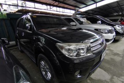 2nd Hand 2005 Toyota Fortuner 3.0 V AT